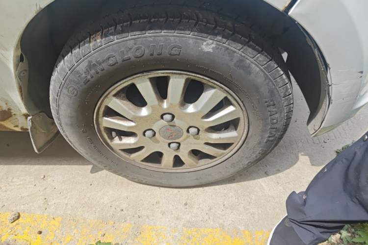 Used Wuling Rongguang V 2016 1.2L Practical Model Non-Power-Assisted Right Front Wheel Hub