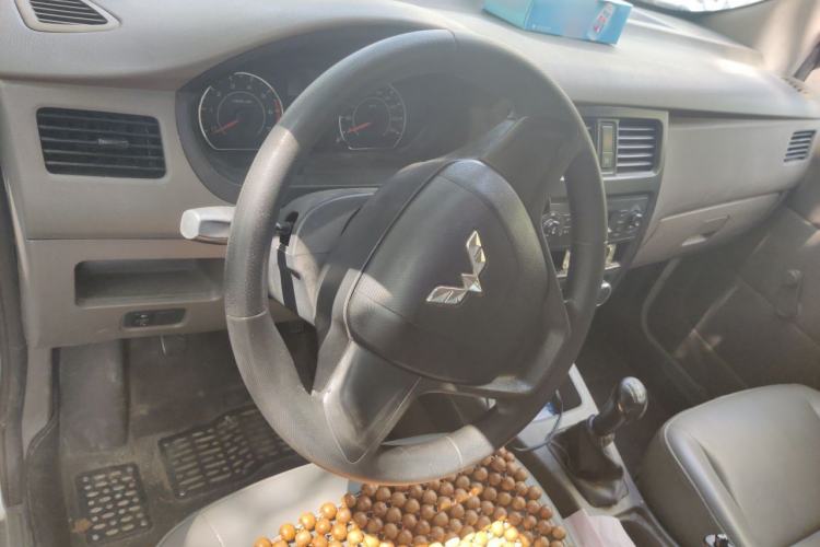 Used Wuling Rongguang V 2016 1.5L Practical Version Steering Wheel