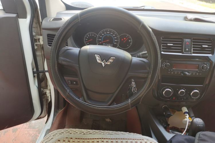 Used Wuling Rongguang V 2016 1.2L Standard Version Steering Wheel