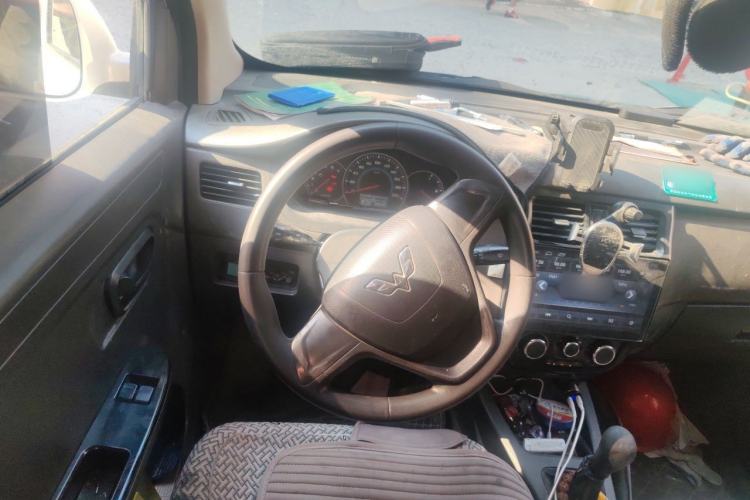 Used Wuling Rongguang V 2016 1.5L Standard Version Steering Wheel