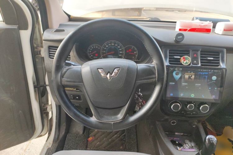 Used Wuling Rongguang V 2016 1.2L Standard Version Steering Wheel