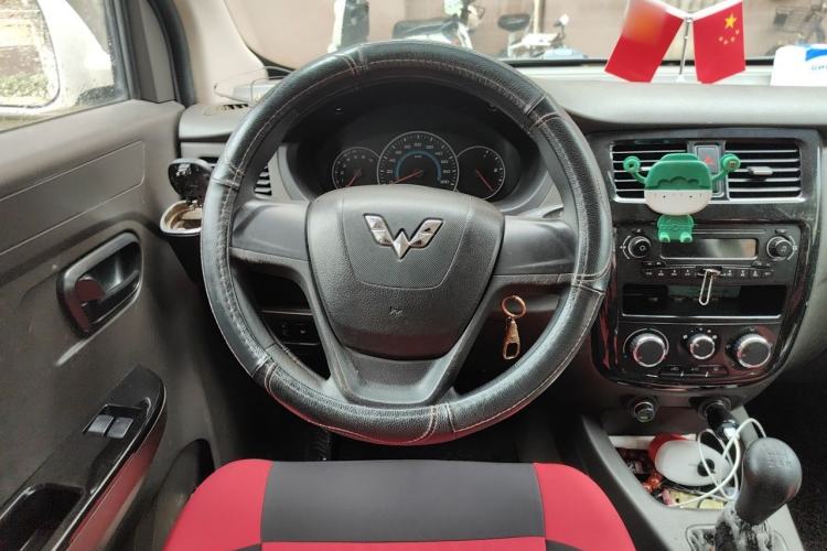 Used Wuling Rongguang V 2016 1.5L Standard Version Steering Wheel