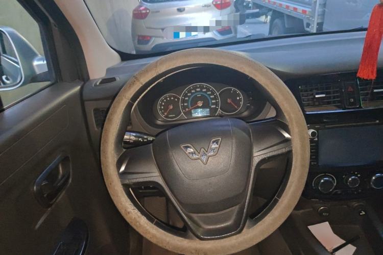 Used Wuling Rongguang V 2016 1.5L Standard Version Steering Wheel