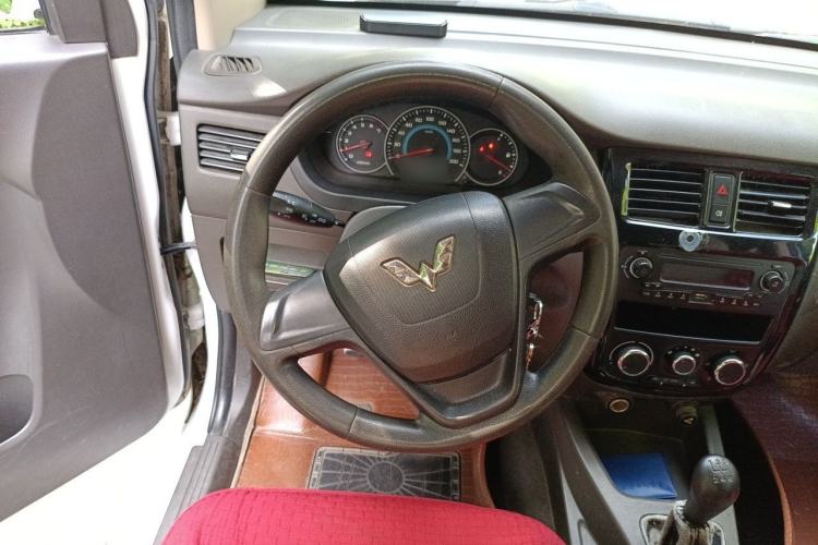 Used Wuling Rongguang V 2016 1.5L Standard Version Steering Wheel