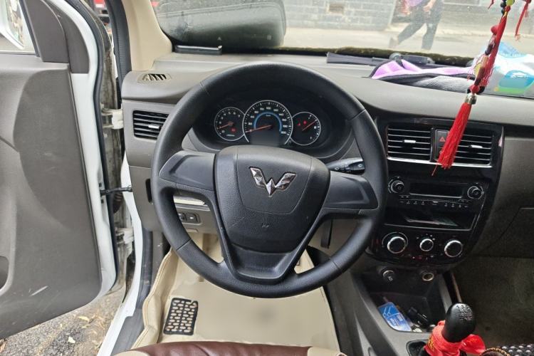 Used Wuling Rongguang V 2016 1.5L Standard Version Steering Wheel