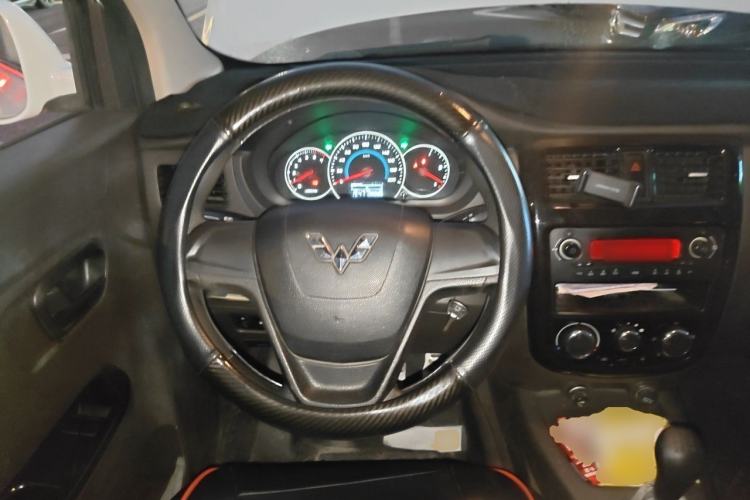 Used Wuling Rongguang V 2016 1.5L Standard Version Steering Wheel