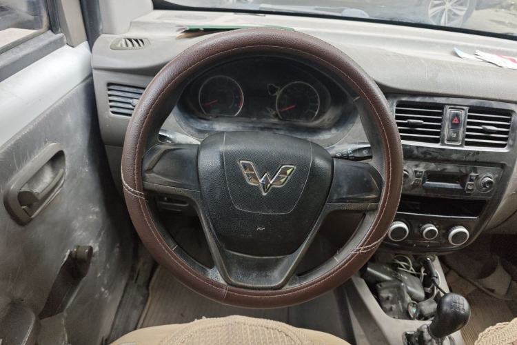 Used Wuling Rongguang V 2016 1.2L Practical Version Steering Wheel