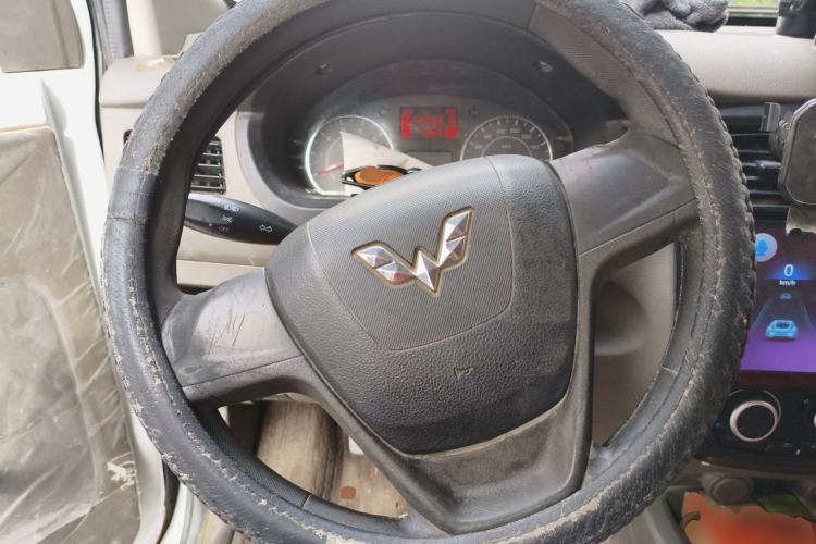 Used Wuling Rongguang V 2016 1.5L Practical Version Steering Wheel