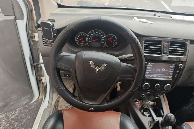 Used Wuling Rongguang V 2016 1.5L Standard Version Steering Wheel