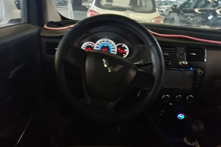 Used Wuling Rongguang V 2016 1.5L Standard Version Steering Wheel