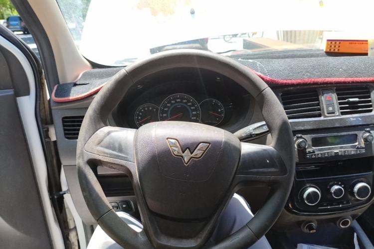 Used Wuling Rongguang V 2016 1.2L Standard Version Steering Wheel