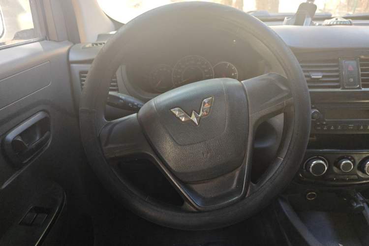 Used Wuling Rongguang V 2016 1.5L Standard Version Steering Wheel