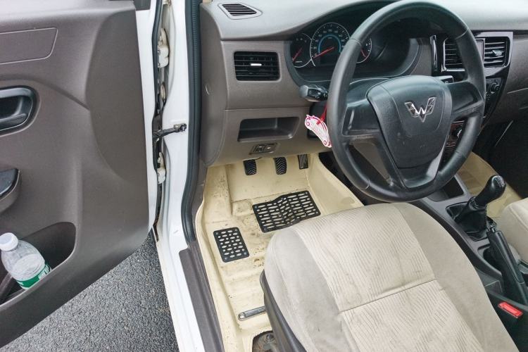 Used Wuling Rongguang V 2016 1.2L Standard Version Steering Wheel