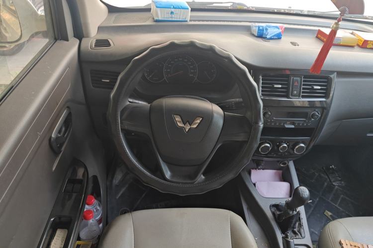 Used Wuling Rongguang V 2016 1.5L Standard Version Steering Wheel