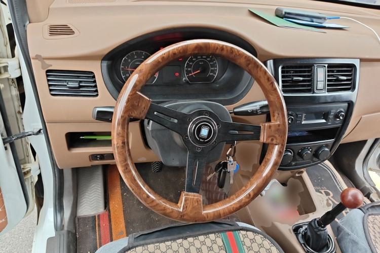 Used Wuling Rongguang V 2016 1.2L Practical Version Steering Wheel