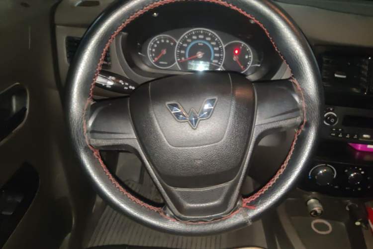 Used Wuling Rongguang V 2016 1.5L Standard Version Steering Wheel