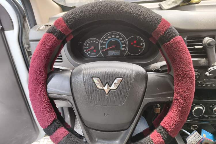 Used Wuling Rongguang V 2016 1.5L Standard Version Steering Wheel