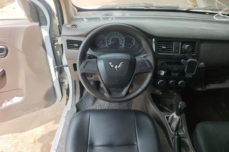 Used Wuling Rongguang V 2016 1.5L Standard Version Steering Wheel
