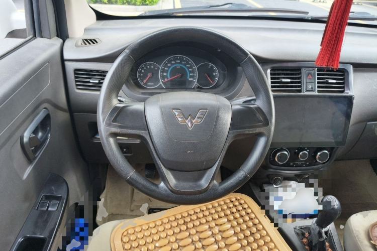Used Wuling Rongguang V 2016 1.5L Standard Version Steering Wheel