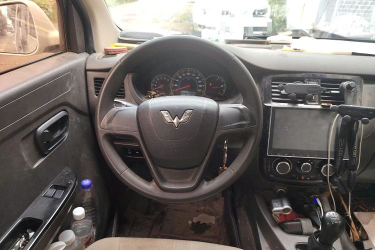 Used Wuling Rongguang V 2016 1.5L Standard Version Steering Wheel