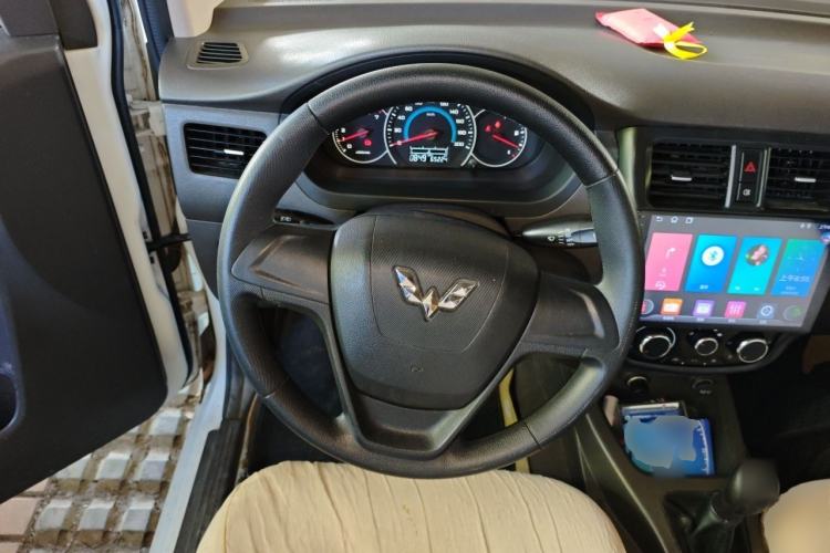 Used Wuling Rongguang V 2016 1.5L Standard Version Steering Wheel