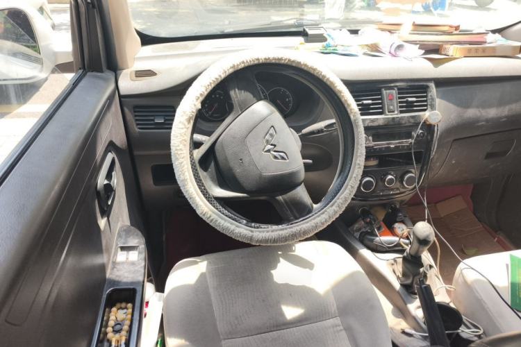 Used Wuling Rongguang V 2016 1.5L Standard Version Steering Wheel
