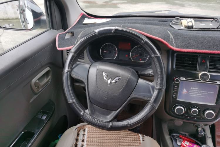 Used Wuling Rongguang V 2016 1.5L Standard Version Steering Wheel