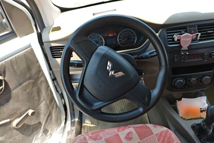 Used Wuling Rongguang V 2016 1.2L Practical Version Steering Wheel