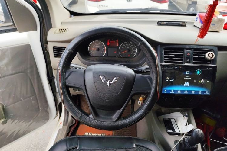 Used Wuling Rongguang V 2016 1.5L Practical Version Steering Wheel