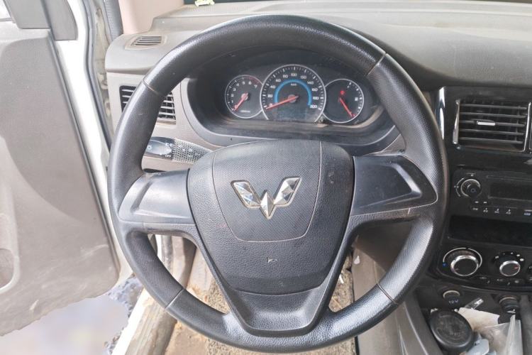 Used Wuling Rongguang V 2016 1.5L Standard Version Steering Wheel