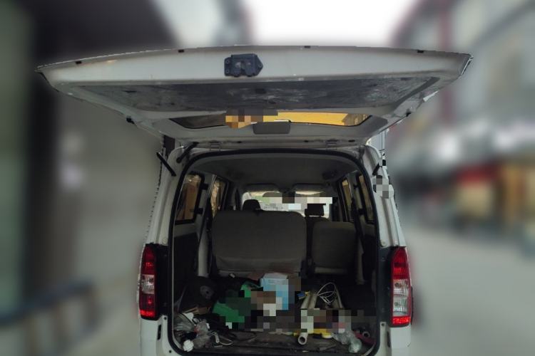 Used Wuling Rongguang V 2016 1.5L Practical Version Non-Power-Assisted Trunk