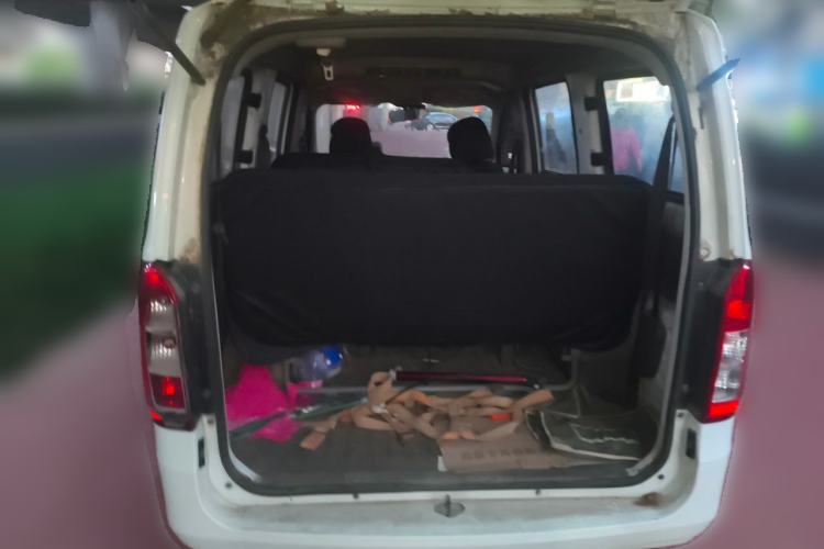 Used Wuling Rongguang V 2016 1.5L Practical Version Non-Power-Assisted Trunk
