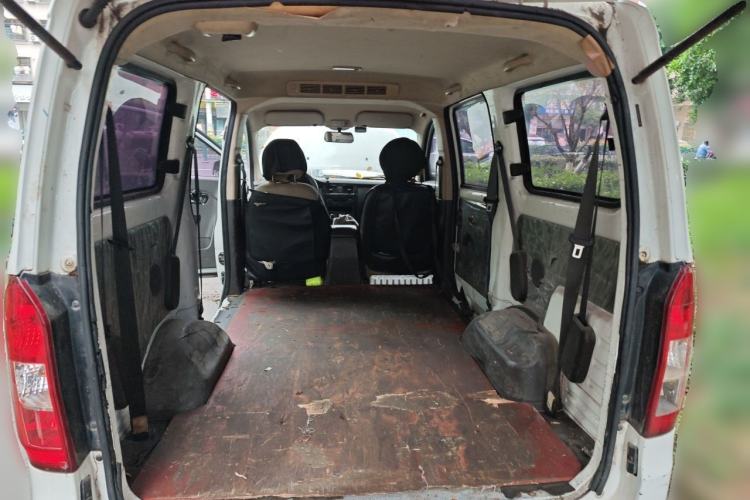 Used Wuling Rongguang V 2016 1.5L Practical Version Non-Power-Assisted Trunk