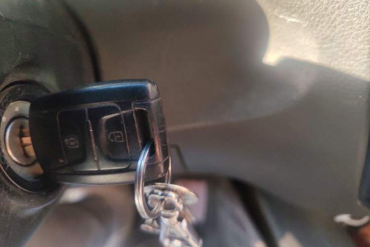 Used Wuling Rongguang V 2016 1.5L Standard Version Vehicle Key