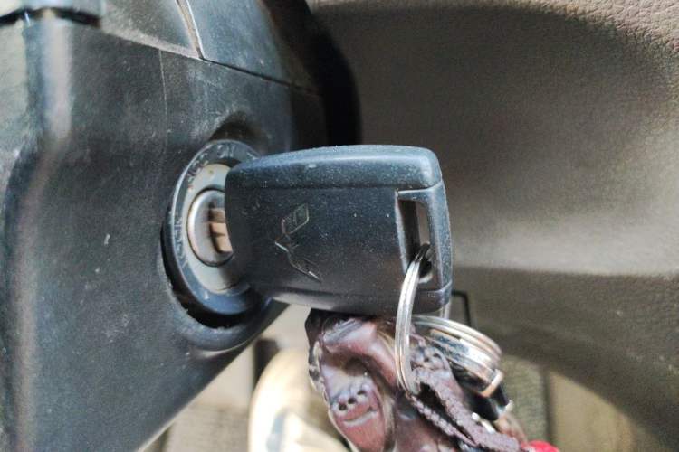Used Wuling Rongguang V 2016 1.2L Standard Version Vehicle Key
