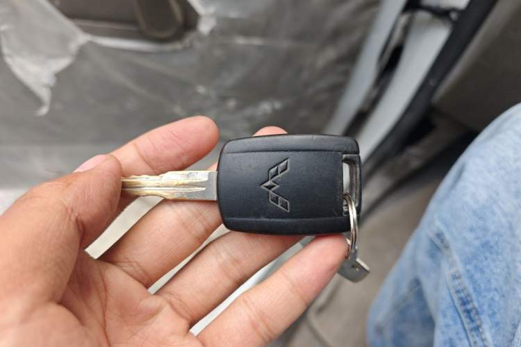 Used Wuling Rongguang V 2016 1.2L Practical Version Vehicle Key