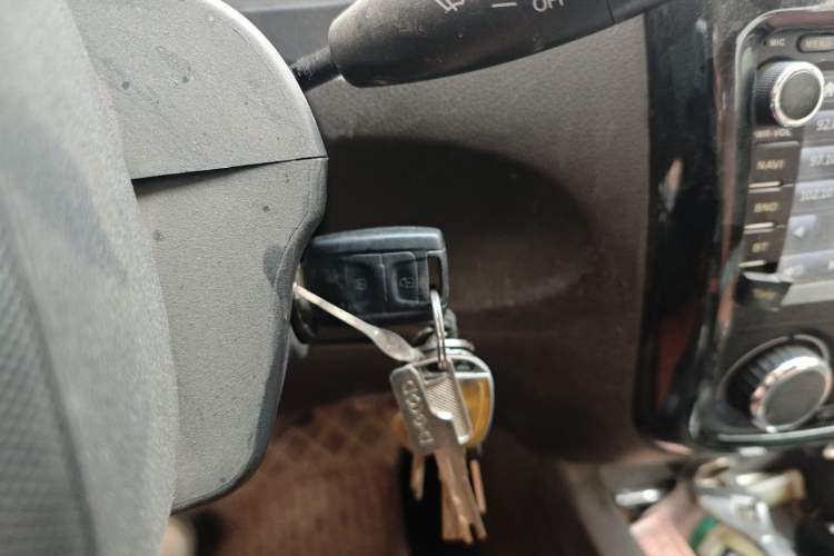 Used Wuling Rongguang V 2016 1.5L Standard Version Vehicle Key