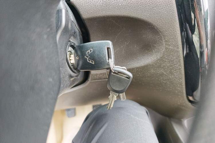 Used Wuling Rongguang V 2016 1.2L Standard Version Vehicle Key