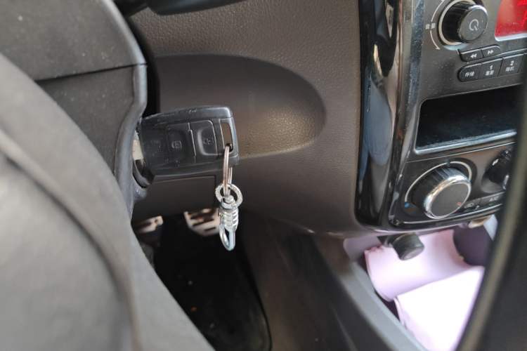 Used Wuling Rongguang V 2016 1.5L Standard Version Vehicle Key