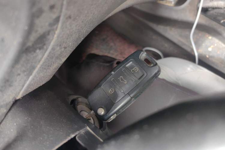 Used Wuling Rongguang V 2016 1.5L Standard Version Vehicle Key