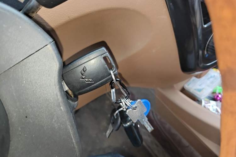 Used Wuling Rongguang V 2016 1.2L Practical Version Vehicle Key