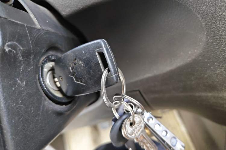 Used Wuling Rongguang V 2016 1.5L Standard Version Vehicle Key