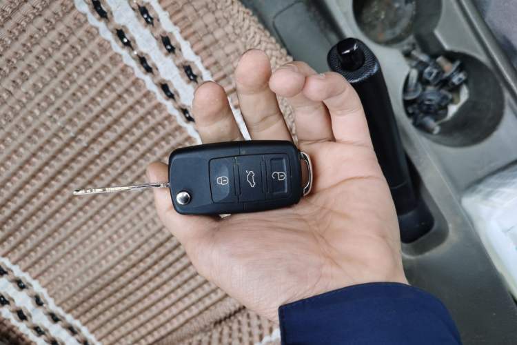 Used Wuling Rongguang V 2016 1.5L Standard Version Vehicle Key