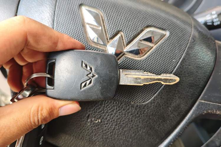 Used Wuling Rongguang V 2016 1.5L Practical Version Non-Power-Assisted Vehicle Key