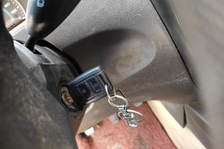 Used Wuling Rongguang V 2016 1.5L Standard Version Vehicle Key