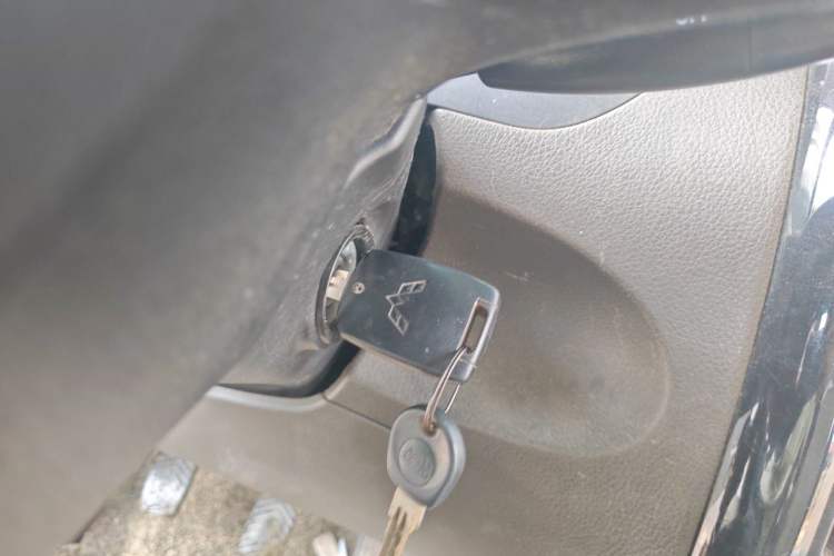 Used Wuling Rongguang V 2016 1.5L Standard Version Vehicle Key