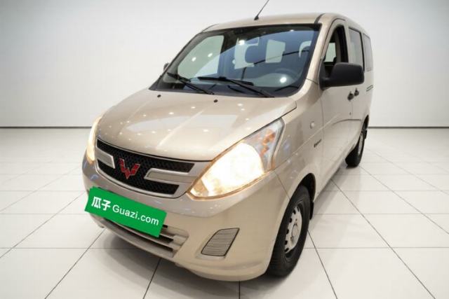 Używany Wuling Rongguang V 2016 1.5L Practical Version