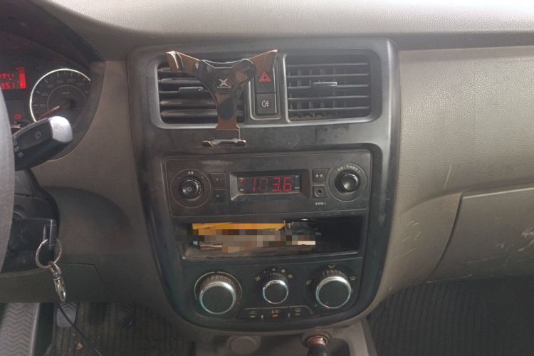 Used Wuling Rongguang V 2016 1.5L Practical Version Audio And AC Panel