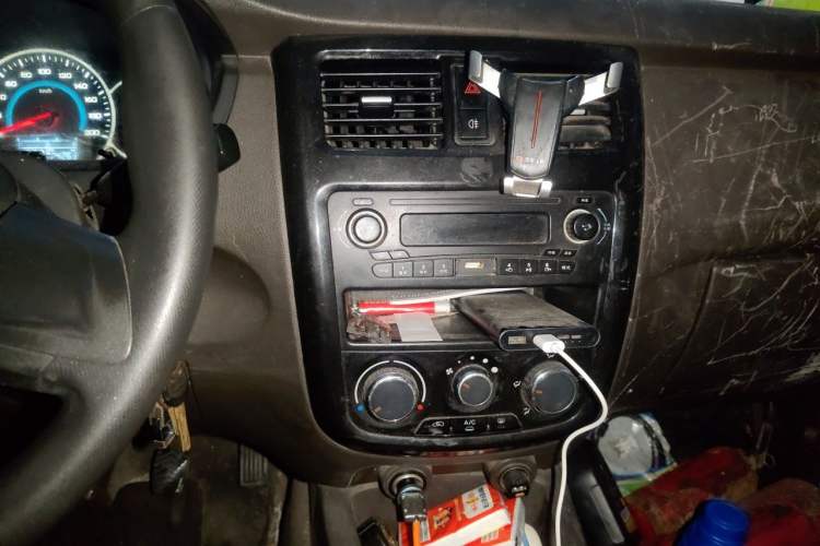 Used Wuling Rongguang V 2016 1.5L Standard Version Audio And AC Panel