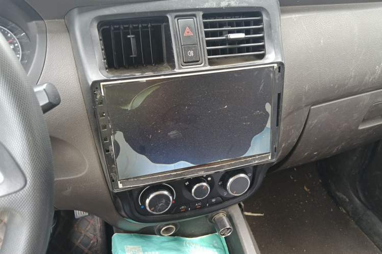 Used Wuling Rongguang V 2016 1.5L Standard Version Audio And AC Panel